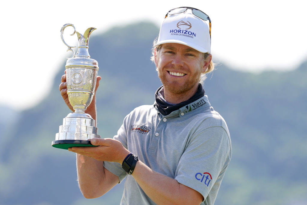 Zimbabwe's Scott Vincent celebrates winning the Mizuno Open and qualifying for The 150th Open